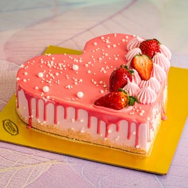 Strawberry dream cake