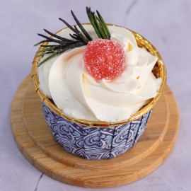 Snowberry Bliss Cupcake