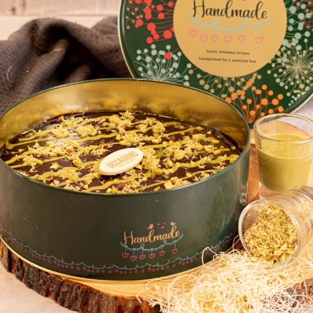 CHOCOLATE PISTACHIO KUNAFA TIN CAKE